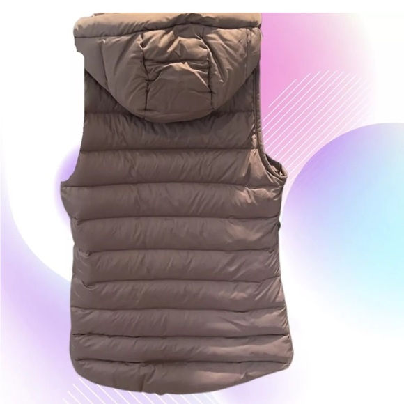 Lululemon Pack It Down Vest
Mauve Stone-NWOT-Sz 4 - Picture 11 of 12